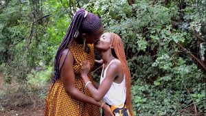 African girlfriends eating pussy and sucking tits in passionate sesh!