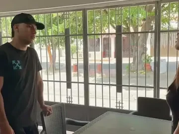 sorprendo a mi pequena hermanastra jugando con mi ropa interior y terminamos follando duro hg 1733438890